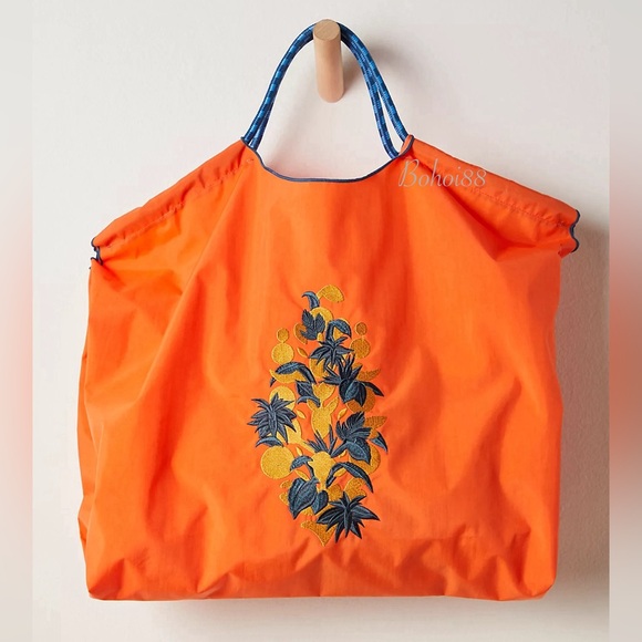 NEW Free People Blooming Buti Tote Bag - Picture 2 of 12